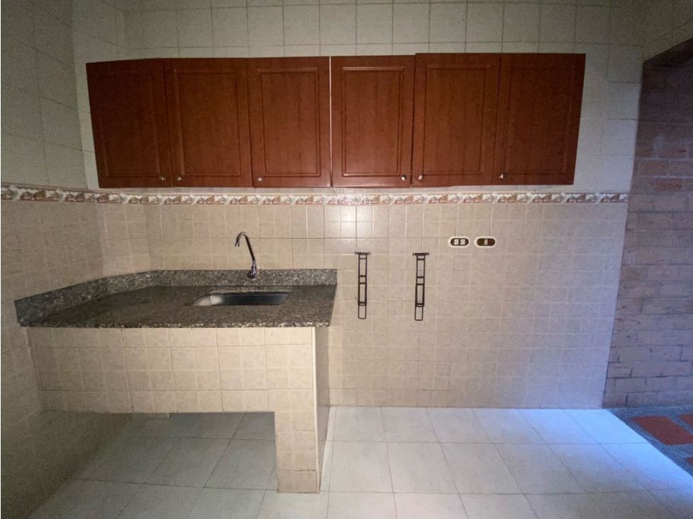 Local en arriendo Antioquia Medellín Las Acacias 100 m2 Habitaciones 0 Baños 3 Garajes 1 Precio $7500000