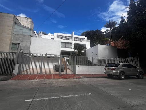 Casa en arriendo Cundinamarca Bogotá El Seminario 560 m2 Habitaciones 4 Baños 6 Garajes 4 Precio $30000000