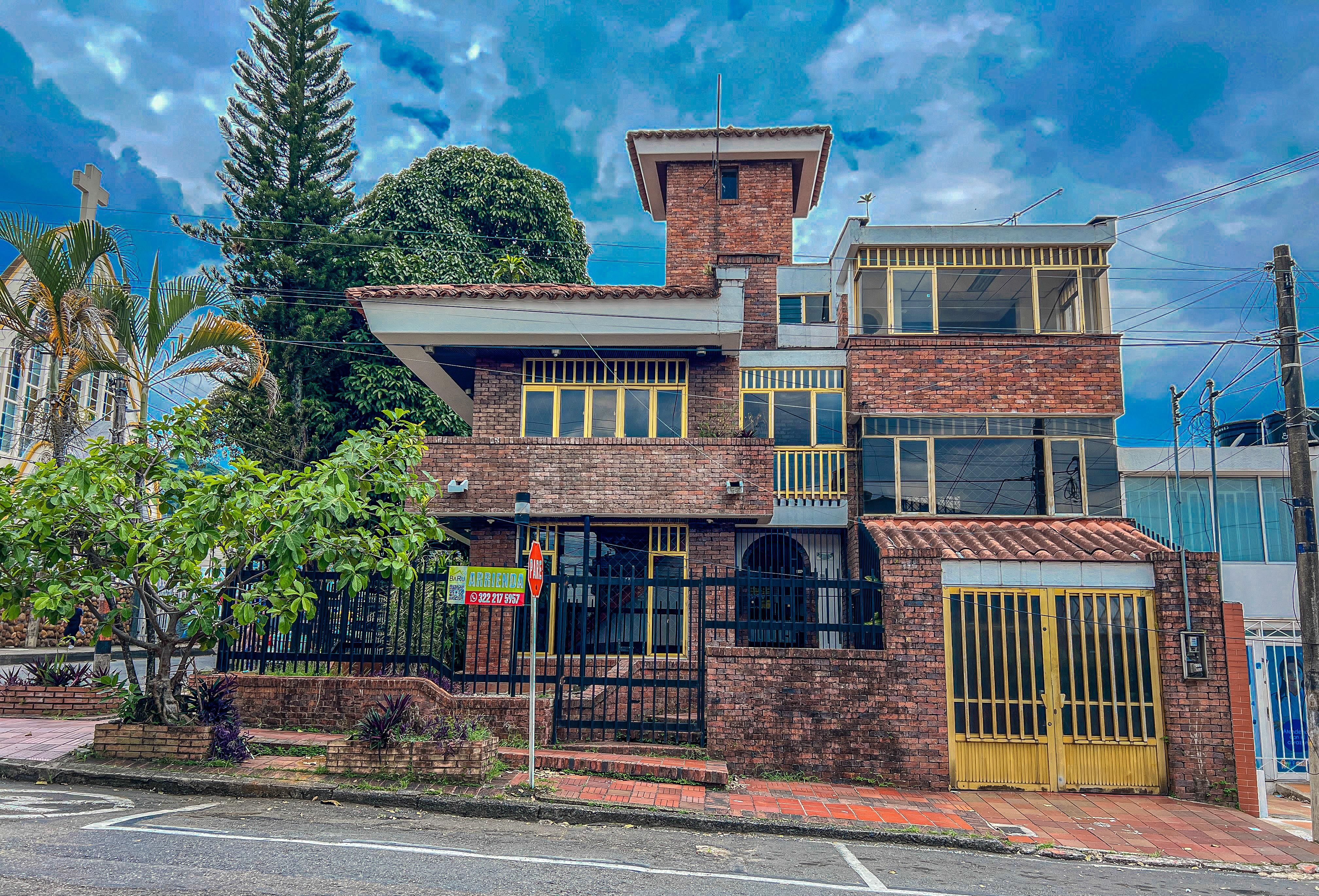 Casa en venta Meta Villavicencio Barzal Bajo Sur 350 m2 Habitaciones 4 Baños 5 Garajes 2 Precio $850000000