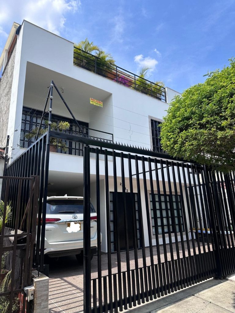 Casa en venta Valle Del Cauca Cali Prados Del Norte 298 m2 Habitaciones 6 Baños 6 Garajes 2 Precio $850000000