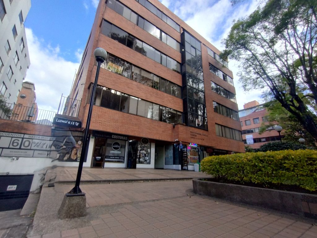 Oficina en arriendo Cundinamarca Bogotá Chico 24 m2 Habitaciones 0 Baños 1 Garajes 1 Precio $1558000