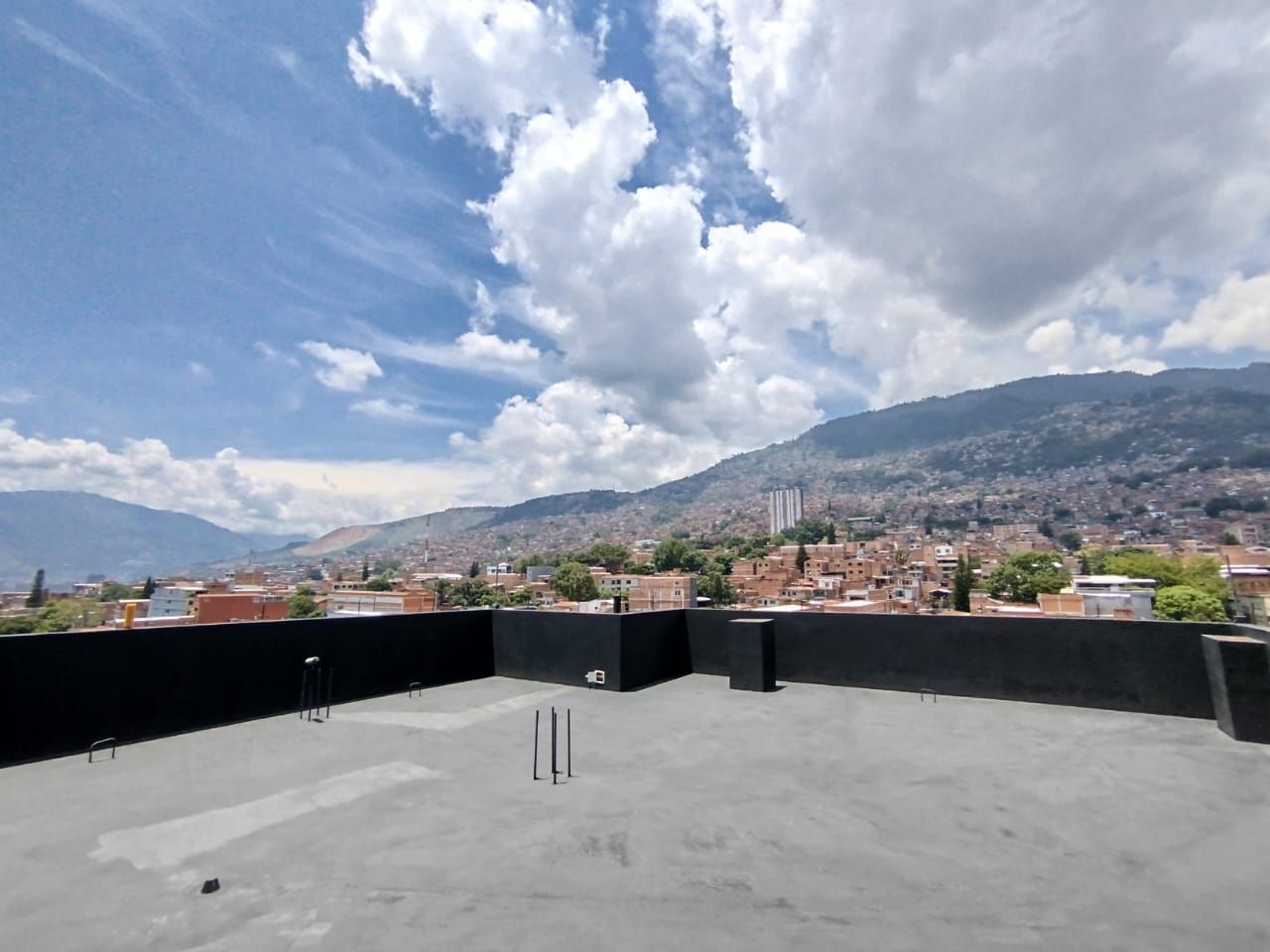 Local en arriendo Antioquia Medellín Brasilia 348 m2 Habitaciones 0 Baños 0 Garajes 0 Precio $32587996