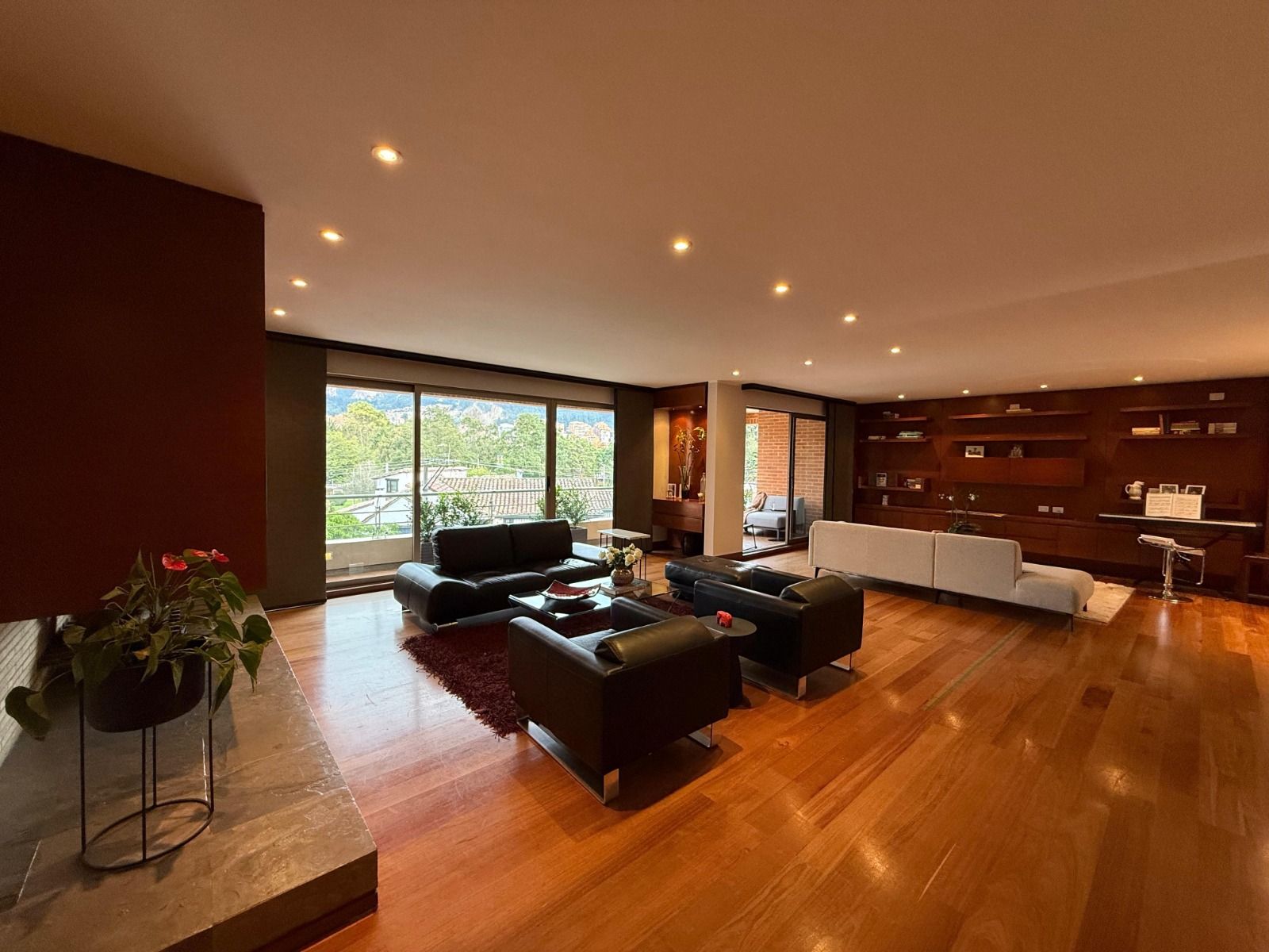 Apartamento en venta Cundinamarca Bogotá La Carolina 315 m2 Habitaciones 3 Baños 3 Garajes 4 Precio $2850000000