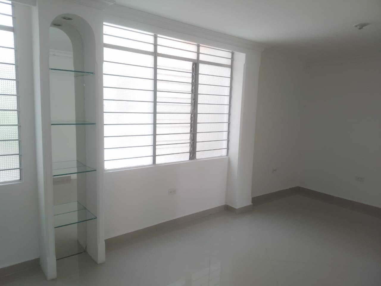 Oficina en arriendo Antioquia Medellín Estadio 73 m2 Habitaciones 0 Baños 2 Garajes 0 Precio $2800000