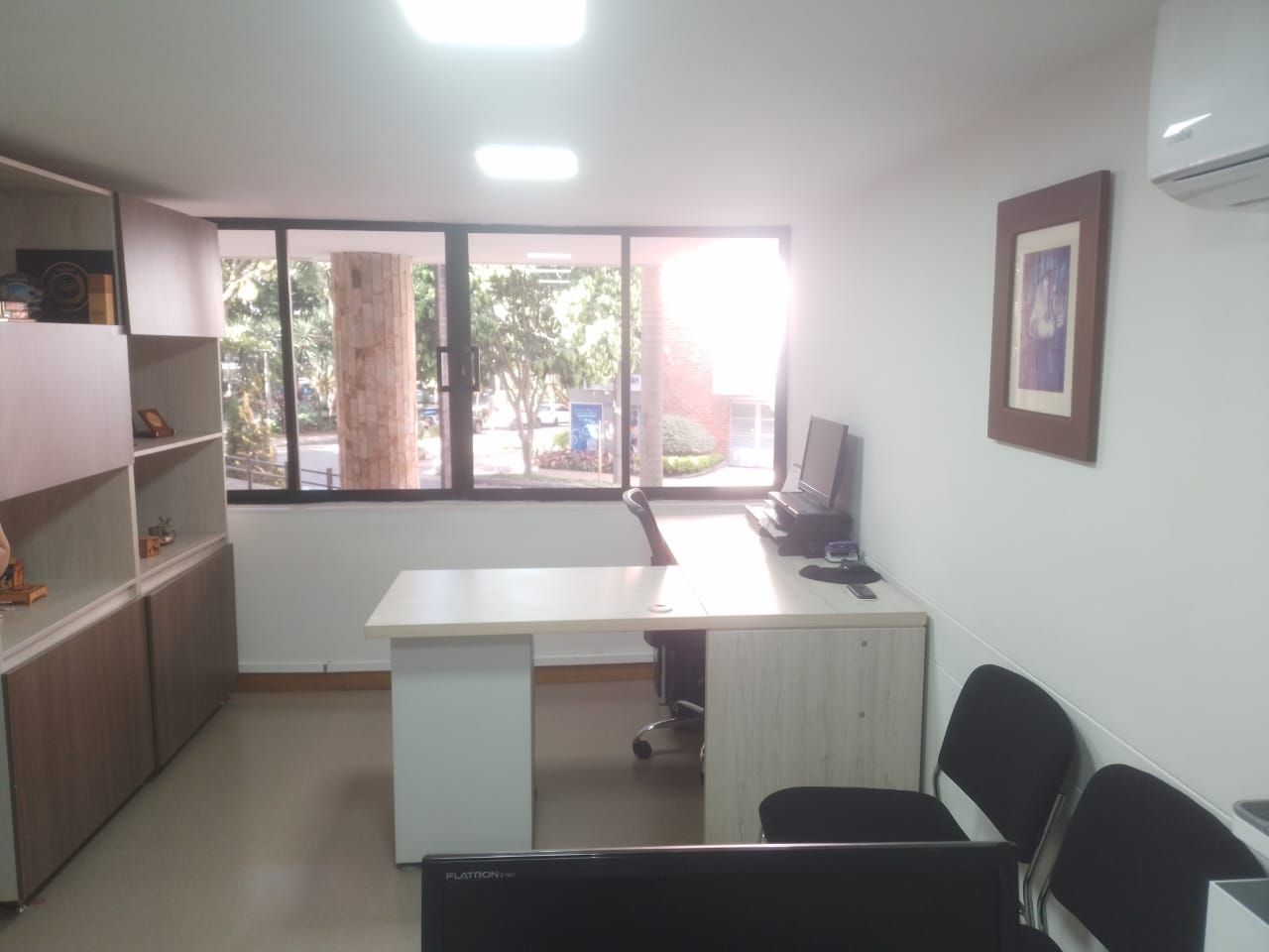 Oficina en venta Antioquia Medellín Laureles 45 m2 Habitaciones 0 Baños 1 Garajes 1 Precio $440000000