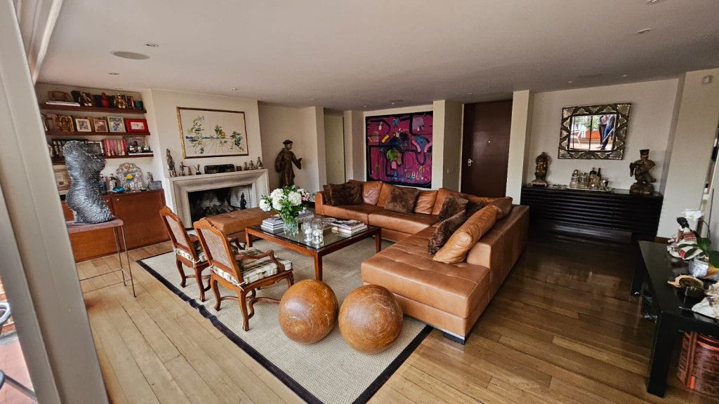 Apartamento en arriendo Cundinamarca Bogotá Las Acacias 315 m2 Habitaciones 3 Baños 5 Garajes 3 Precio $23000000