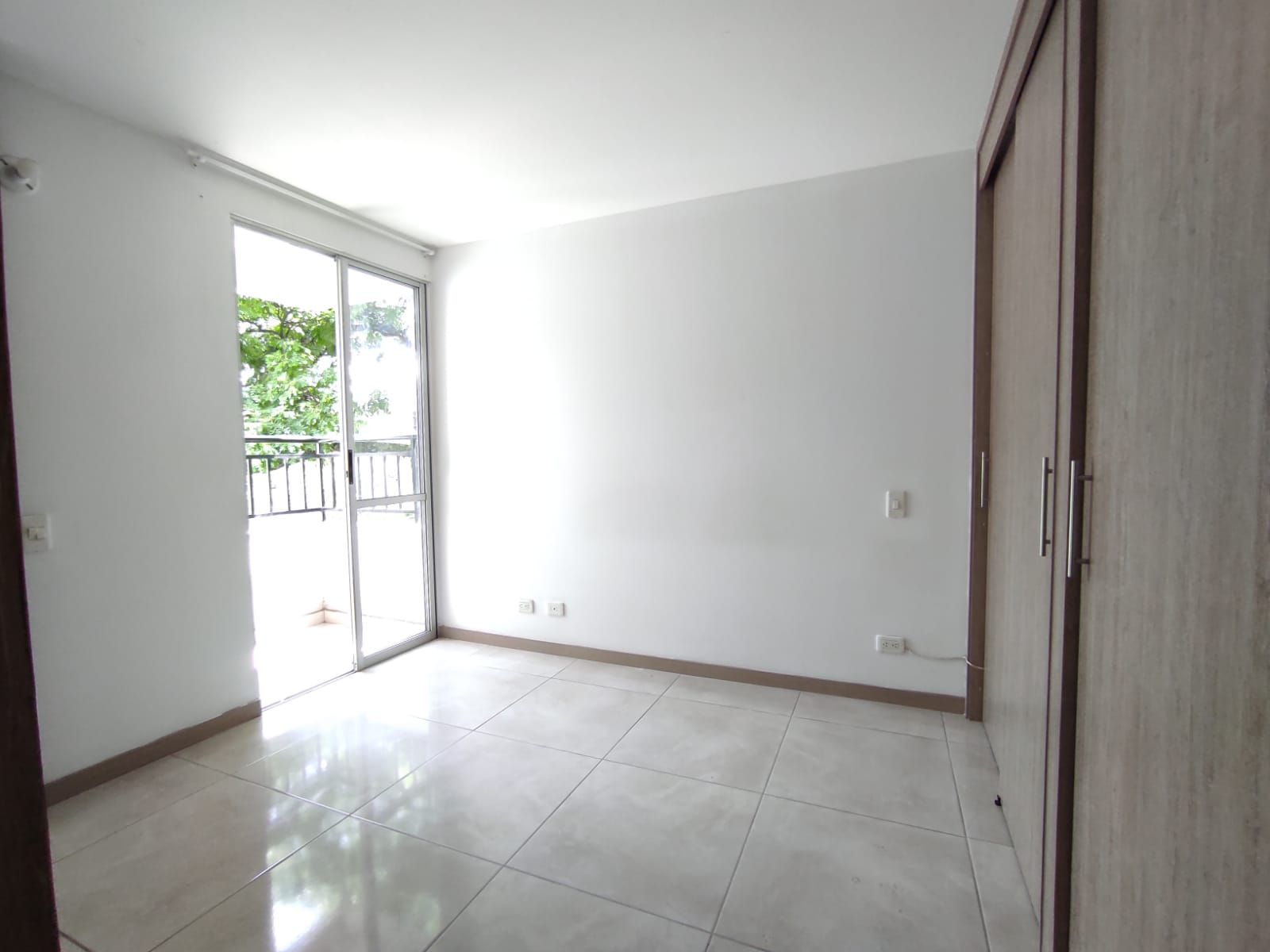 Apartamento en venta Valle Del Cauca Cali Prados Del Norte 73 m2 Habitaciones 2 Baños 2 Garajes 1 Precio $340000000