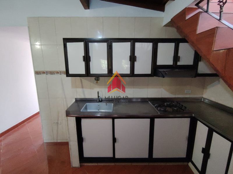 Apartamento en arriendo Antioquia Envigado Obrero 105 m2 Habitaciones 3 Baños 2 Garajes 0 Precio $2400000