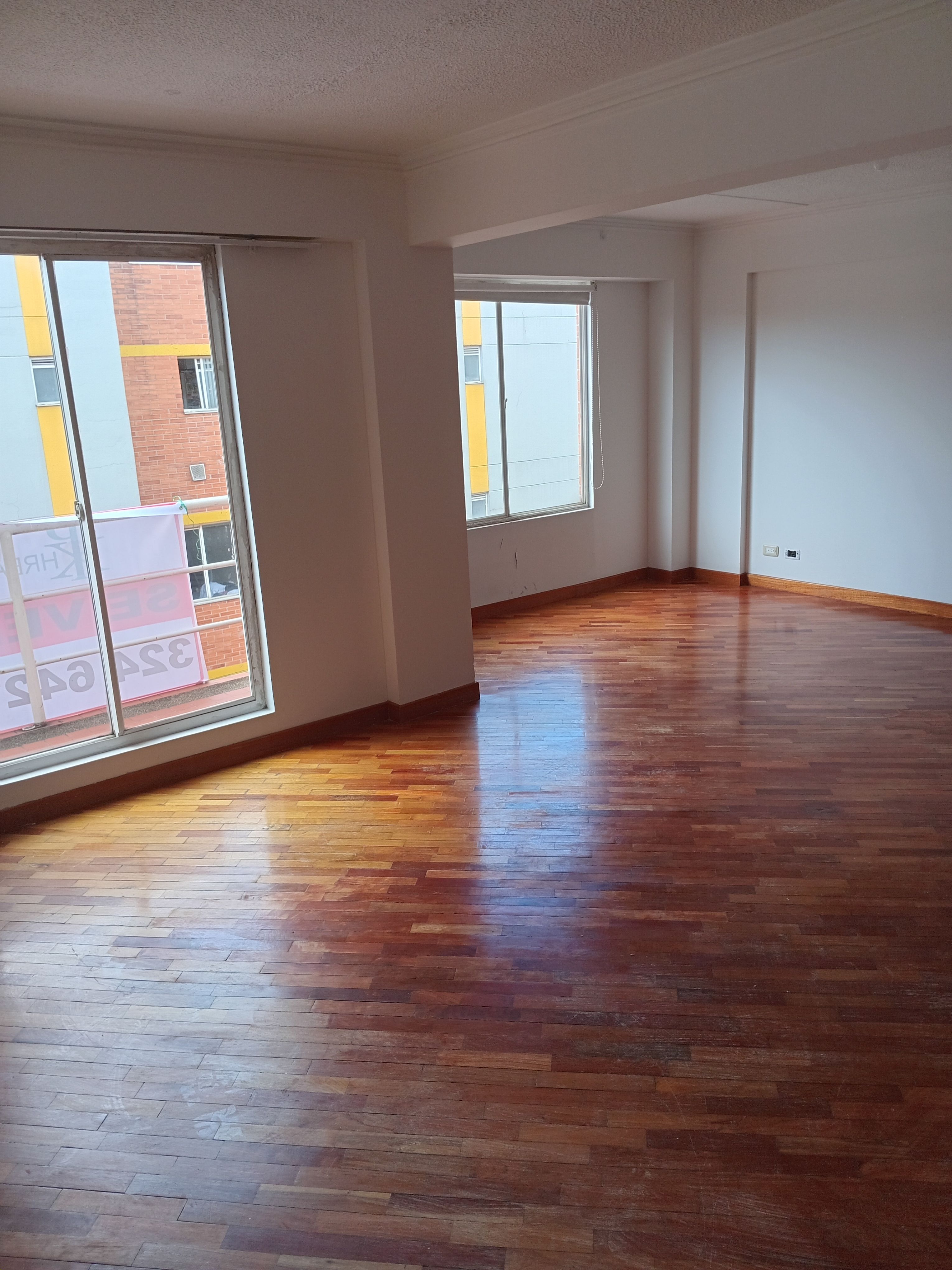 Apartamento en venta Cundinamarca Bogotá Cjr El Prado Hayuelos 82 m2 Habitaciones 3 Baños 2 Garajes 1 Precio $392000000