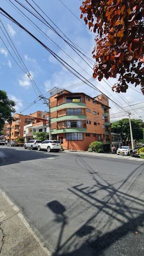 Apartamento en arriendo Antioquia Envigado Zona Centro 172 m2 Habitaciones 5 Baños 3 Garajes 2 Precio $3500000