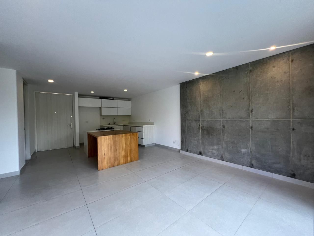 Apartamento en arriendo Antioquia Envigado La Ferreria 84 m2 Habitaciones 2 Baños 2 Garajes 1 Precio $4150000