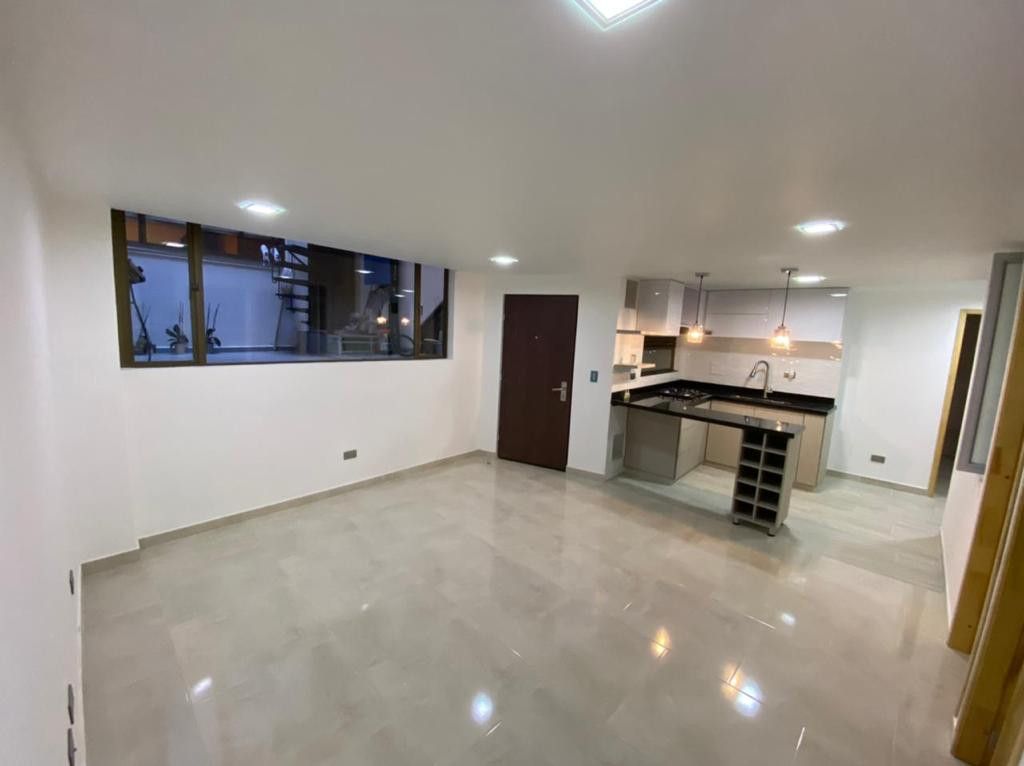 Apartamento en arriendo Cundinamarca Bogotá Los Rosales 72 m2 Habitaciones 3 Baños 2 Garajes 0 Precio $3000000