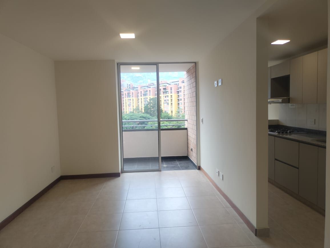 Apartamento en arriendo Antioquia Envigado Jardines 80 m2 Habitaciones 3 Baños 2 Garajes 1 Precio $3650000
