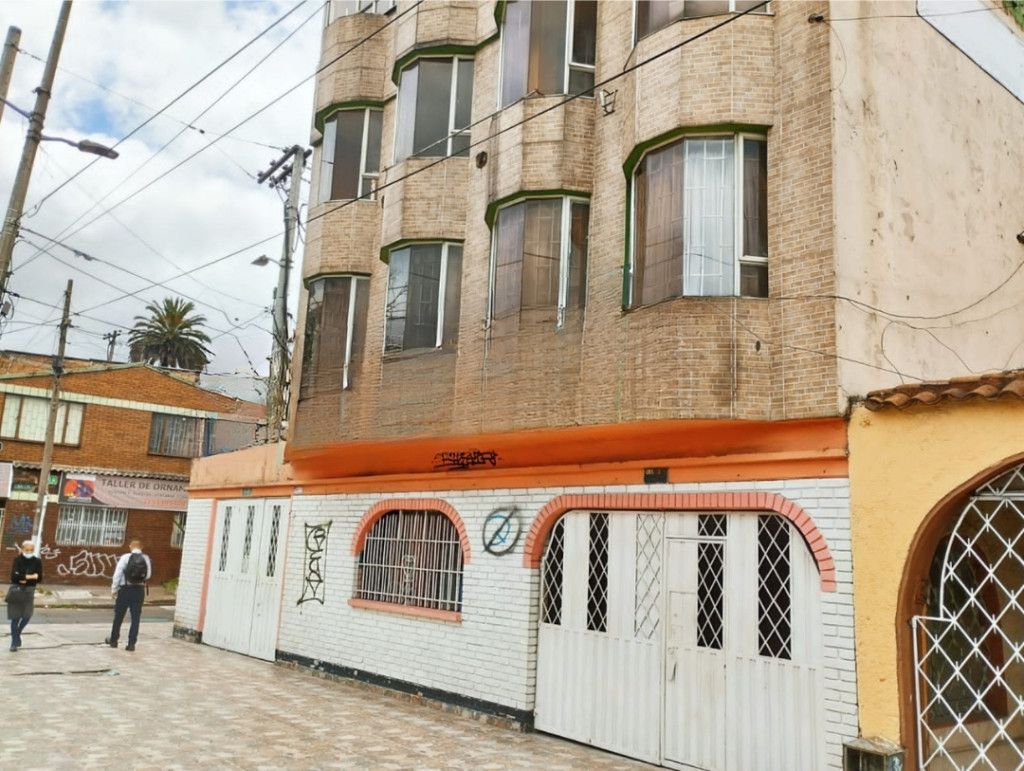 Edificio en venta Cundinamarca Bogotá San Jose 627 m2 Habitaciones 25 Baños 6 Garajes 1 Precio $3650000000