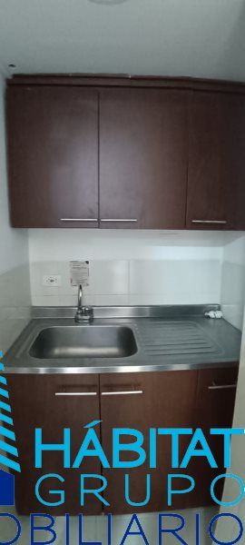 Oficina en arriendo Antioquia Medellín Villanueva 41 m2 Habitaciones 0 Baños 1 Garajes 0 Precio $3500000