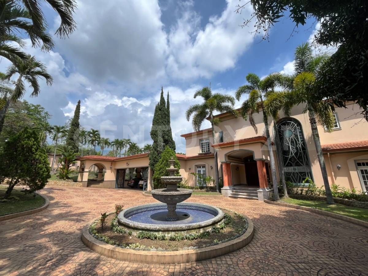 Casa en venta Valle Del Cauca Cali Urbanización Ciudad Jardín 2200 m2 Habitaciones 9 Baños 8 Garajes 10 Precio $5800000000