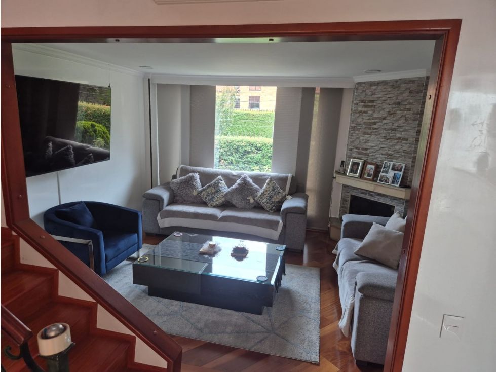 Casa en venta Cundinamarca Bogotá Atenas 236 m2 Habitaciones 5 Baños 5 Garajes 2 Precio $1200000000