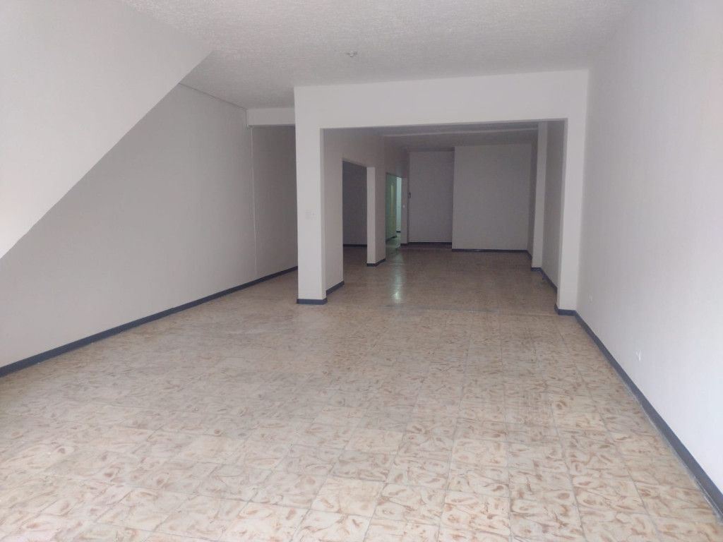 Local en arriendo Valle Del Cauca Cali Alameda 200 m2 Habitaciones 0 Baños 2 Garajes 0 Precio $3700000