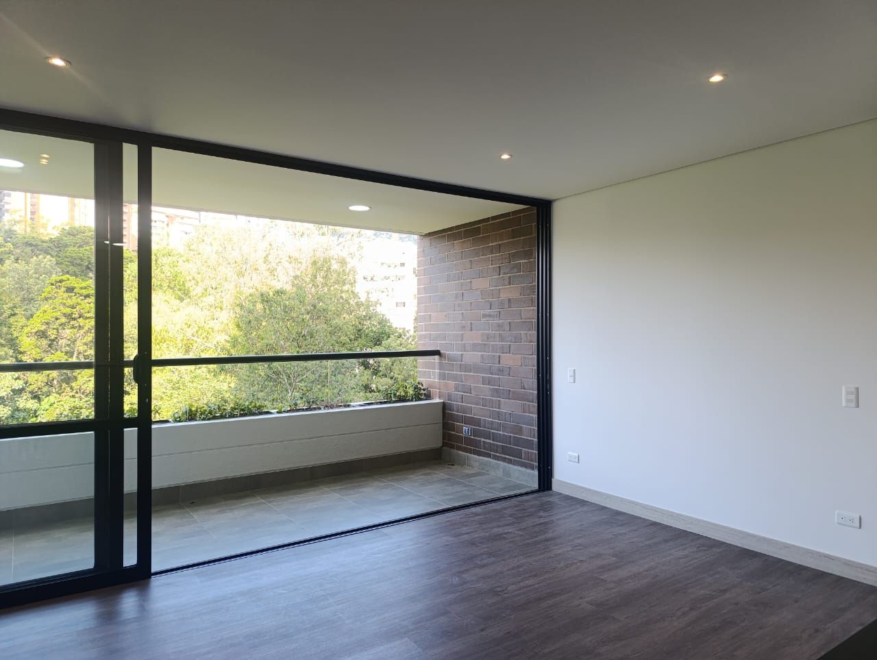 Apartamento en arriendo Antioquia Medellín Enciso 67 m2 Habitaciones 1 Baños 2 Garajes 1 Precio $4400000