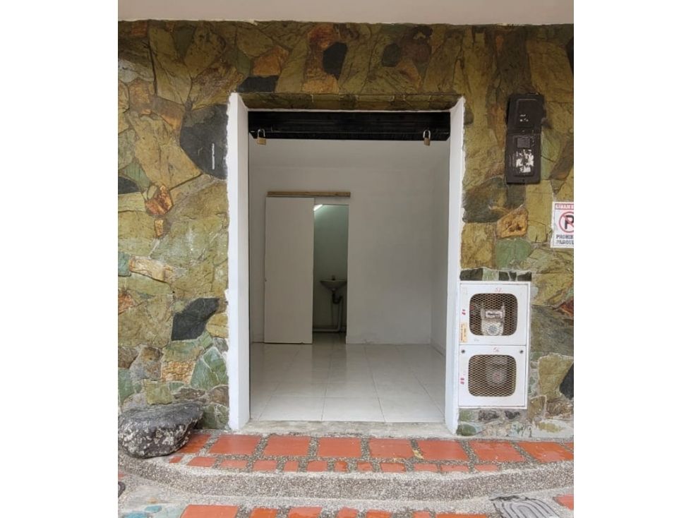 Local en arriendo Antioquia Envigado Alcalá 12 m2 Habitaciones 0 Baños 1 Garajes 0 Precio $1200000