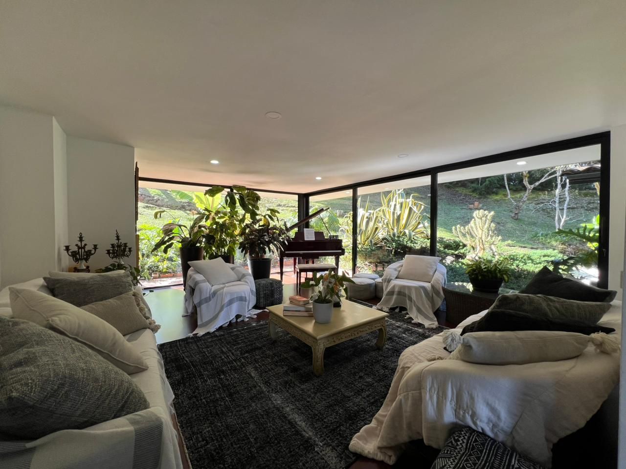 Casa en venta Antioquia Envigado La Mesa 500 m2 Habitaciones 4 Baños 4 Garajes 4 Precio $2950000000