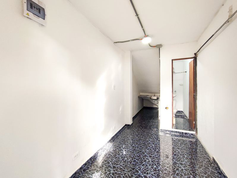 Local en arriendo Antioquia Medellín San Miguel 16 m2 Habitaciones 0 Baños 1 Garajes 0 Precio $1100000