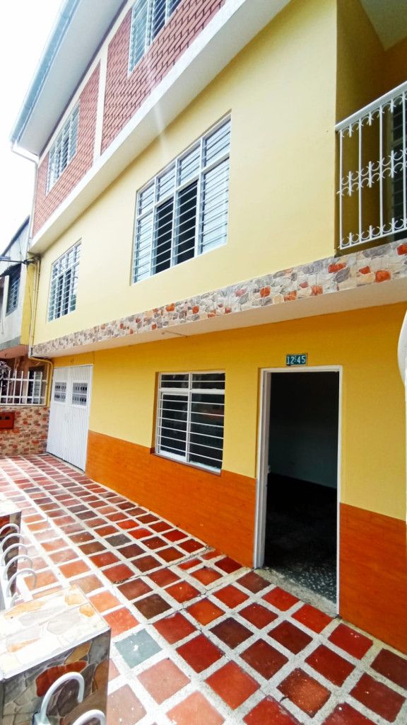 Casa en venta Valle Del Cauca Cali Villa Colombia 350 m2 Habitaciones 12 Baños 5 Garajes 4 Precio $750000000