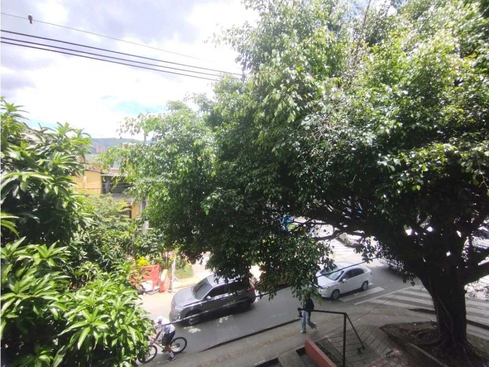 Apartamento en arriendo Antioquia Envigado Los Naranjos 80 m2 Habitaciones 3 Baños 2 Garajes 0 Precio $2500000