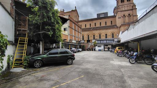 Lote en venta Antioquia Medellín Villanueva 704 m2 Habitaciones 0 Baños 0 Garajes 0 Precio $3500000000