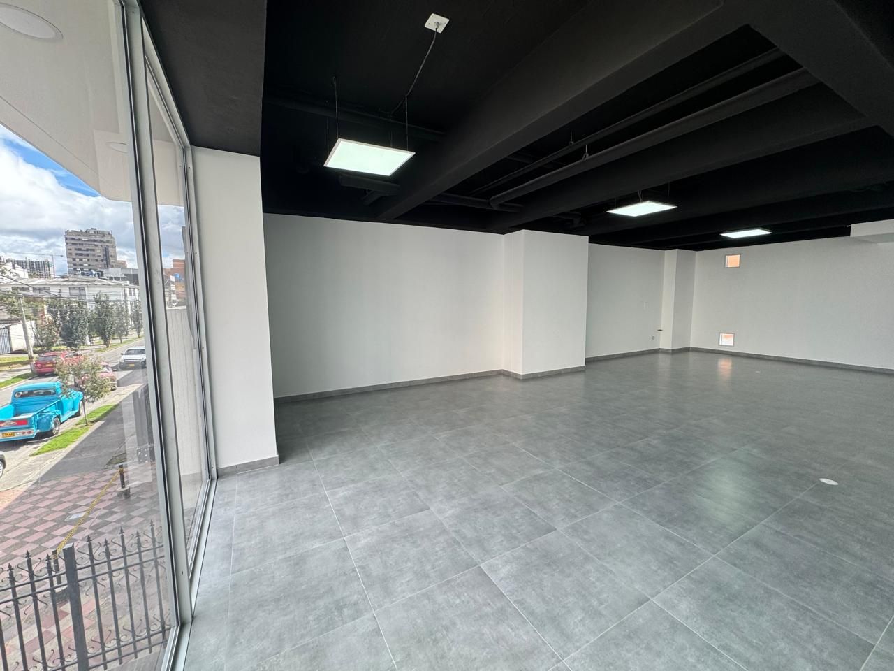 Local en arriendo Cundinamarca Bogotá Gran América 97 m2 Habitaciones 0 Baños 1 Garajes 0 Precio $9500000