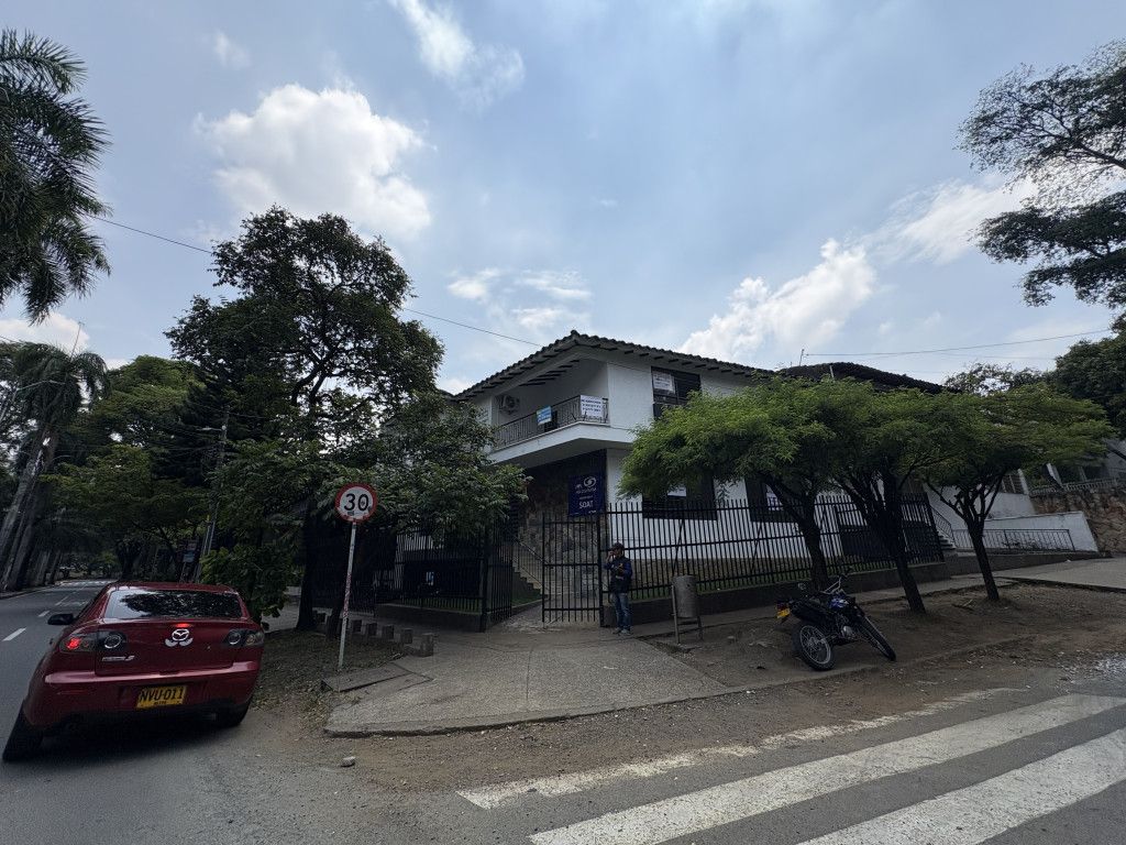 Casa en arriendo Valle Del Cauca Cali San Fernando Viejo 400 m2 Habitaciones 6 Baños 5 Garajes 2 Precio $8520000