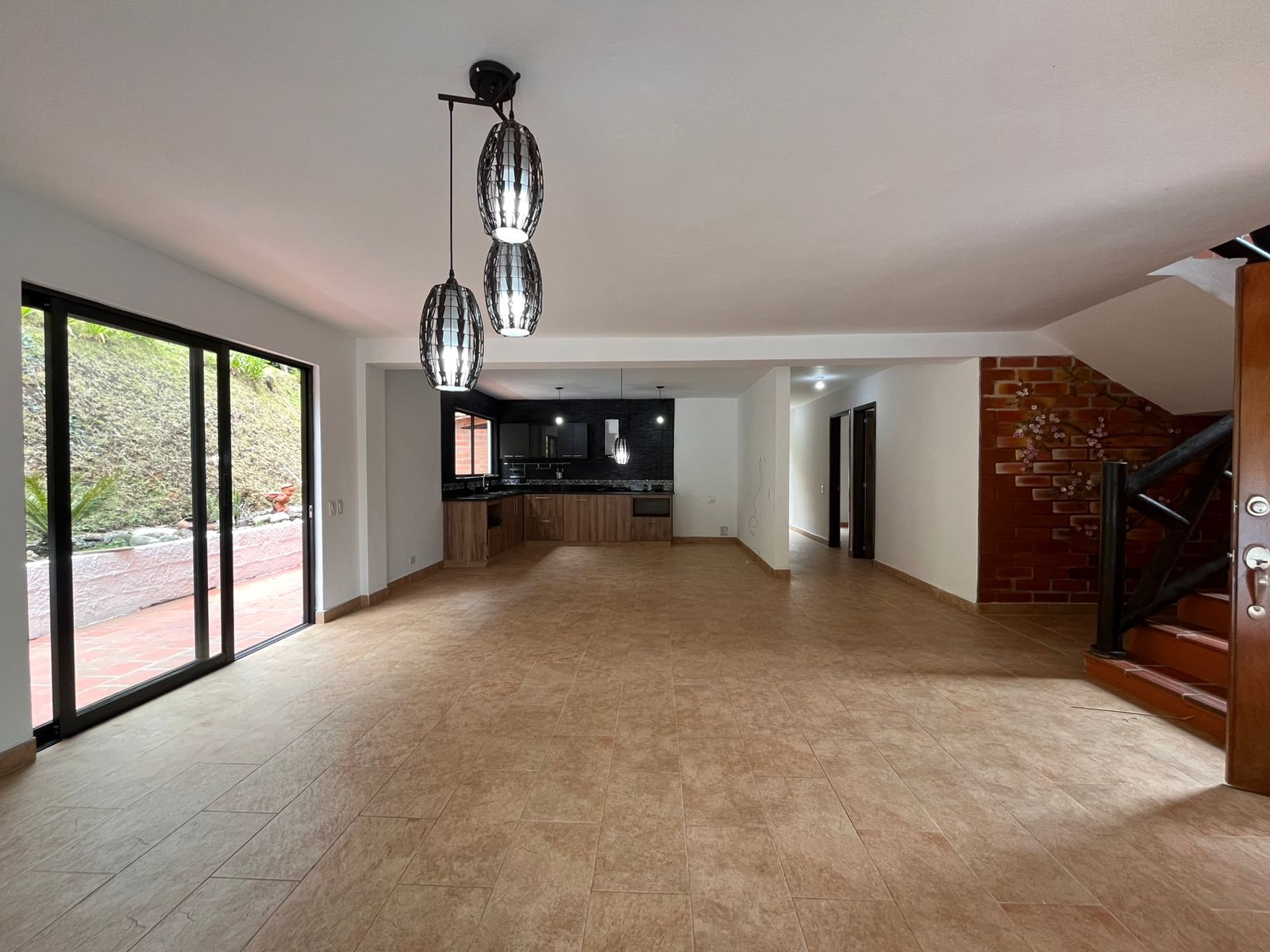 Casa en arriendo Antioquia Envigado La Mesa 270 m2 Habitaciones 3 Baños 4 Garajes 6 Precio $9900000