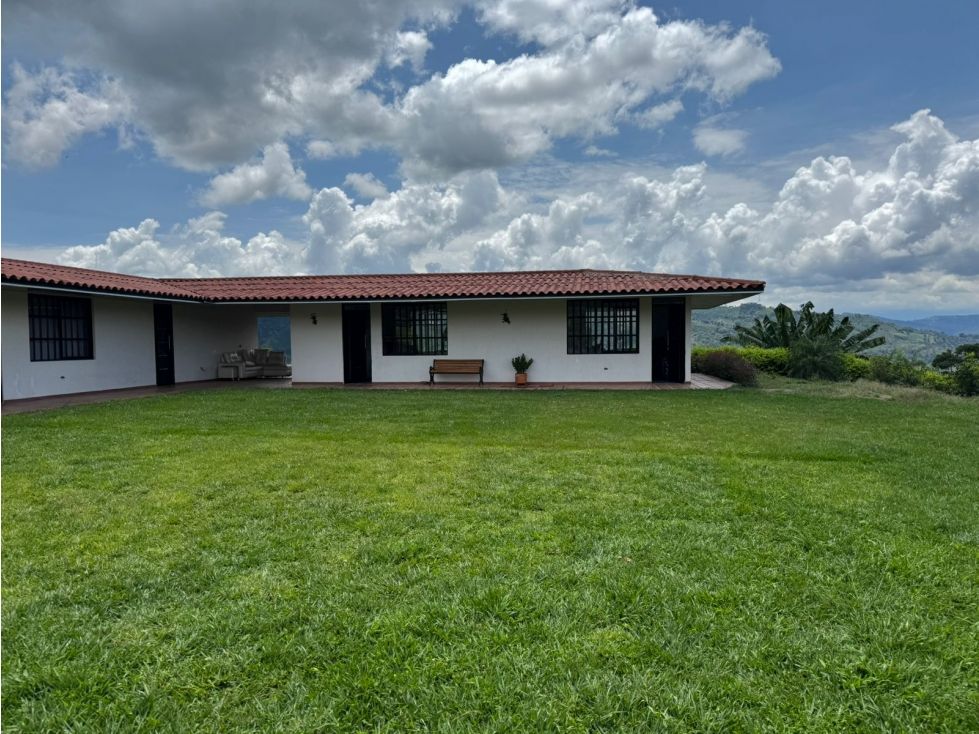 Casa Campestre en venta Caldas Manizales Manizales 300 m2 Habitaciones 6 Baños 6 Garajes 2 Precio $600000000