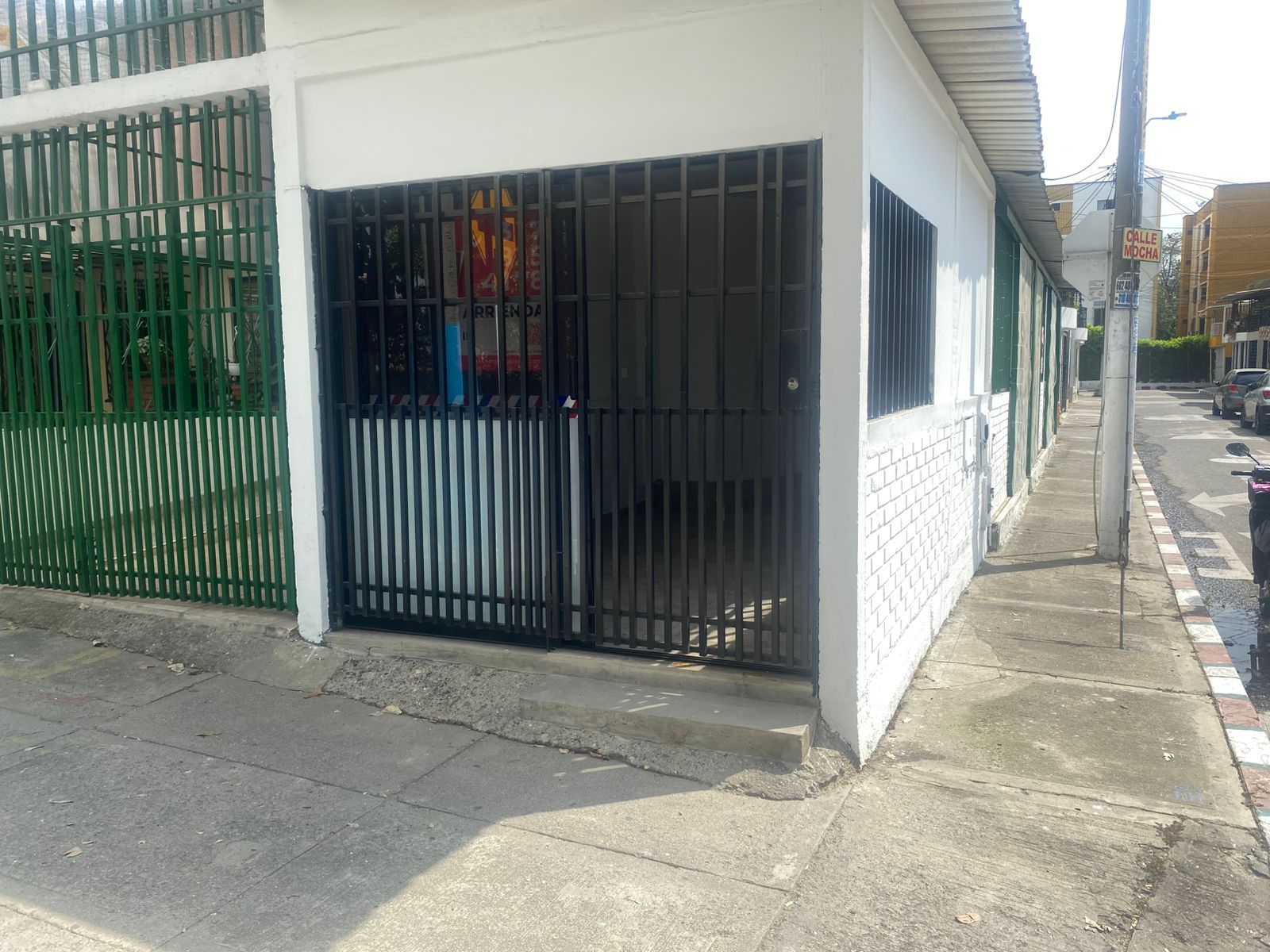 Local en arriendo Valle Del Cauca Cali Brisas De Los Álamos 25 m2 Habitaciones 0 Baños 0 Garajes 0 Precio $800000