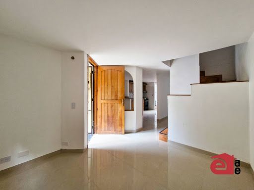 Casa en arriendo Antioquia Envigado Loma Del Barro 11 m2 Habitaciones 3 Baños 3 Garajes 1 Precio $3500000