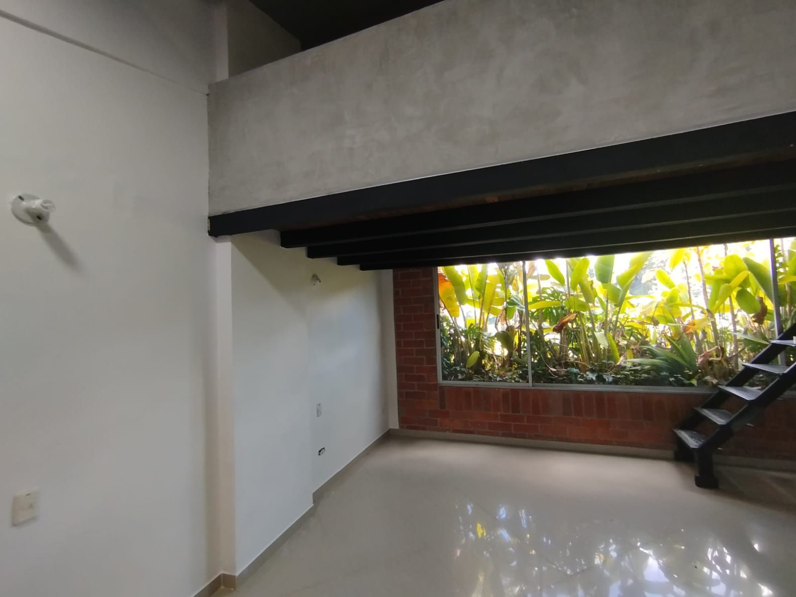 Oficina en arriendo Antioquia Envigado La Mesa 24 m2 Habitaciones 0 Baños 1 Garajes 1 Precio $3100000