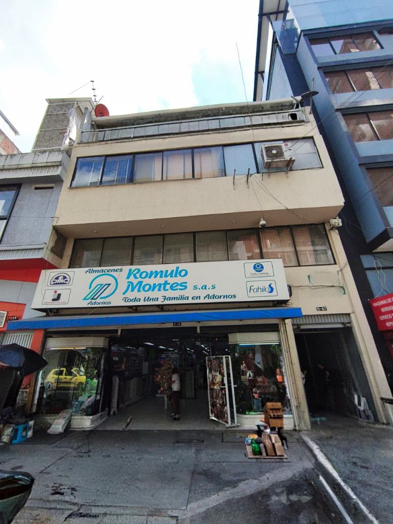 Bodega en arriendo Valle Del Cauca Cali Santa Rosa 301 m2 Habitaciones 0 Baños 3 Garajes 0 Precio $5500000