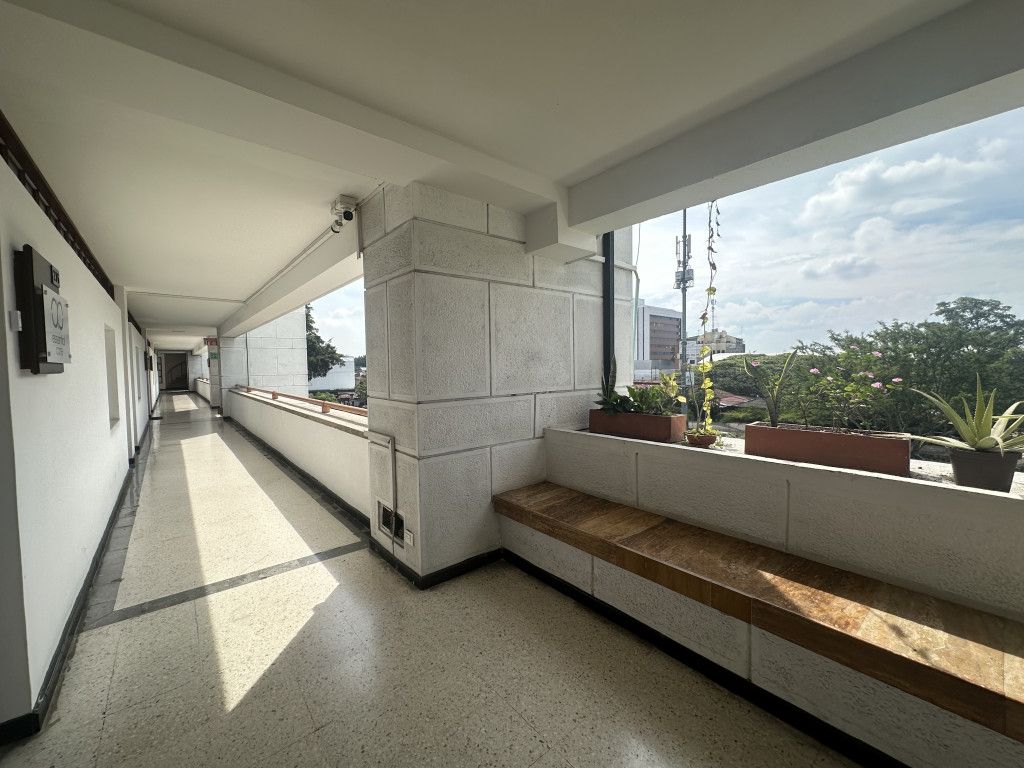 Oficina en venta Valle Del Cauca Cali Alameda 81 m2 Habitaciones 0 Baños 2 Garajes 0 Precio $350000000