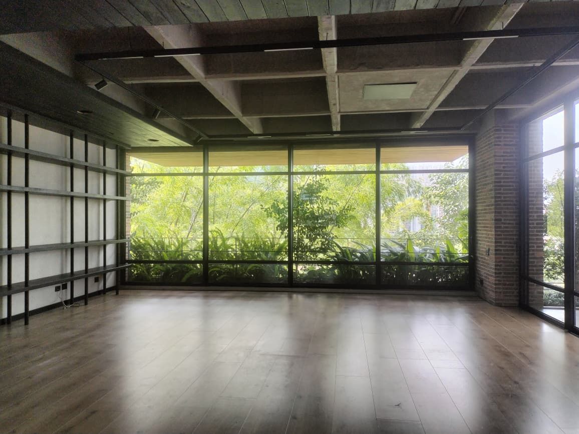 Apartamento en arriendo o venta Antioquia Medellín Naranjitos 290 m2 Habitaciones 2 Baños 4 Garajes 3 Precio venta $4150000000 Precio arriendo $23300000