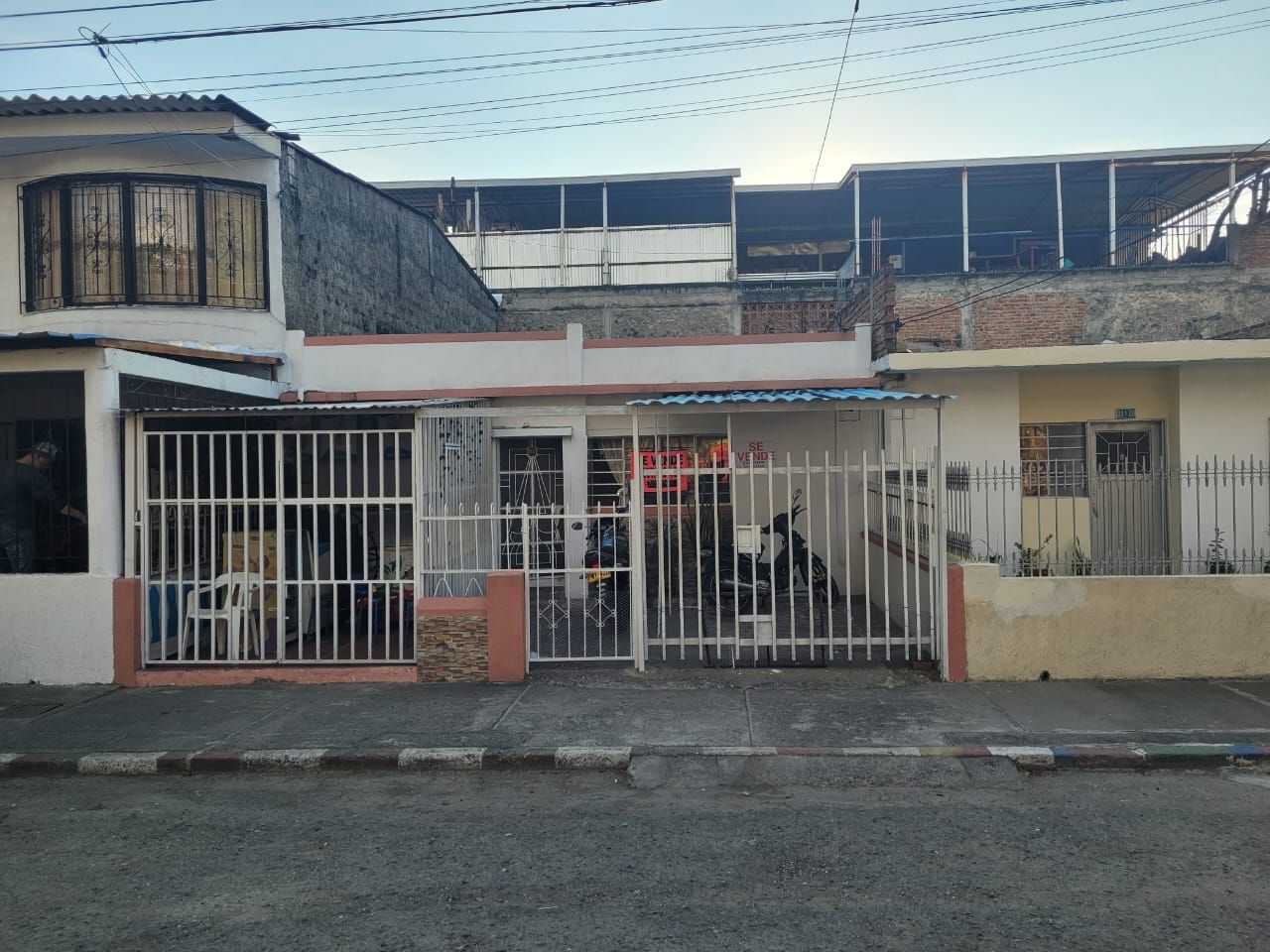 Casa en venta Valle Del Cauca Cali Lleras Restrepo 84 m2 Habitaciones 3 Baños 1 Garajes 0 Precio $265000000