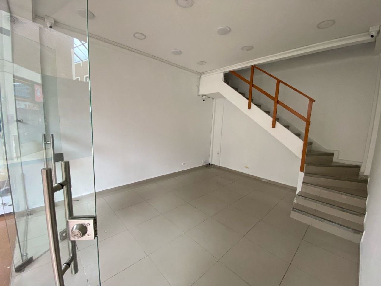 Local en arriendo Cundinamarca Bogotá Los Cedritos 50 m2 Habitaciones 0 Baños 0 Garajes 0 Precio $4480000