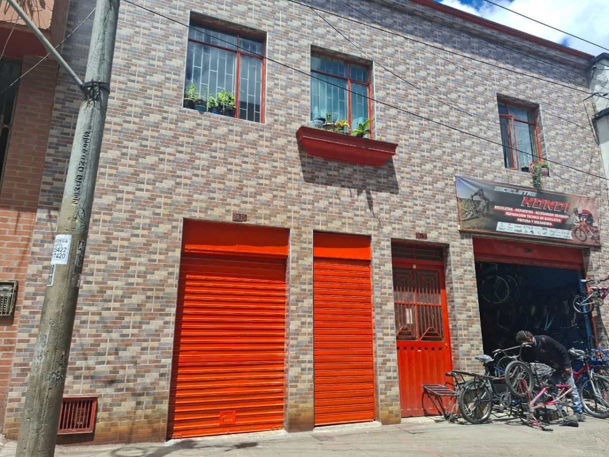 Local en arriendo Cundinamarca Bogotá Ricaurte 40 m2 Habitaciones 0 Baños 1 Garajes 0 Precio $2400000