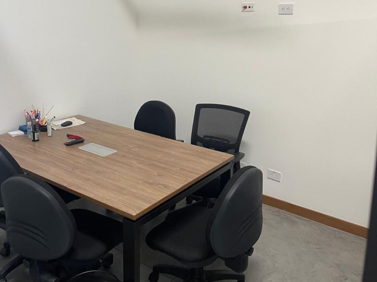 Oficina en venta Antioquia Envigado La Mesa 60 m2 Habitaciones 0 Baños 1 Garajes 0 Precio $850000000