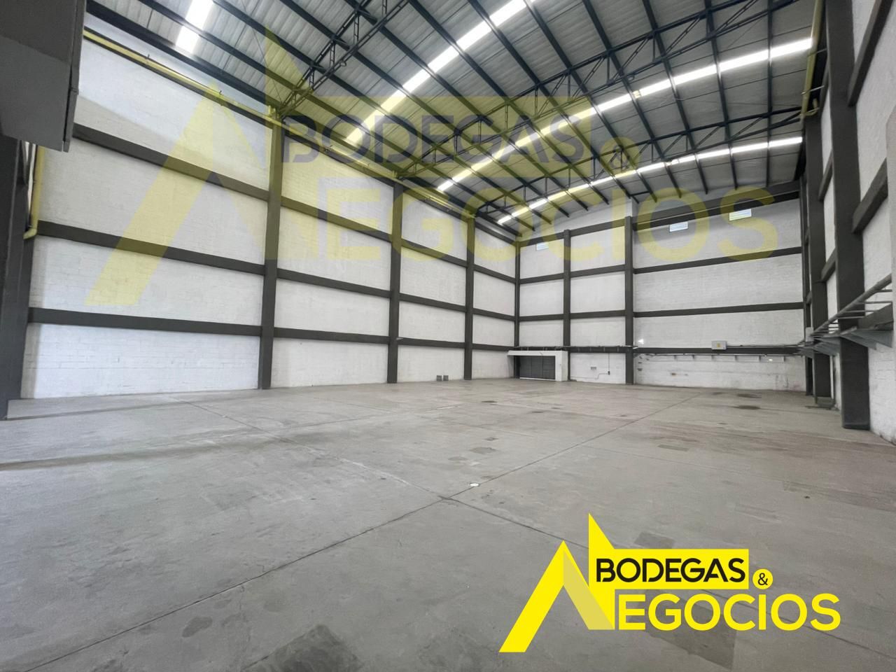 Bodega en arriendo Antioquia Rionegro Cuatro Esquinas 1150 m2 Habitaciones 0 Baños 6 Garajes 4 Precio $35000000