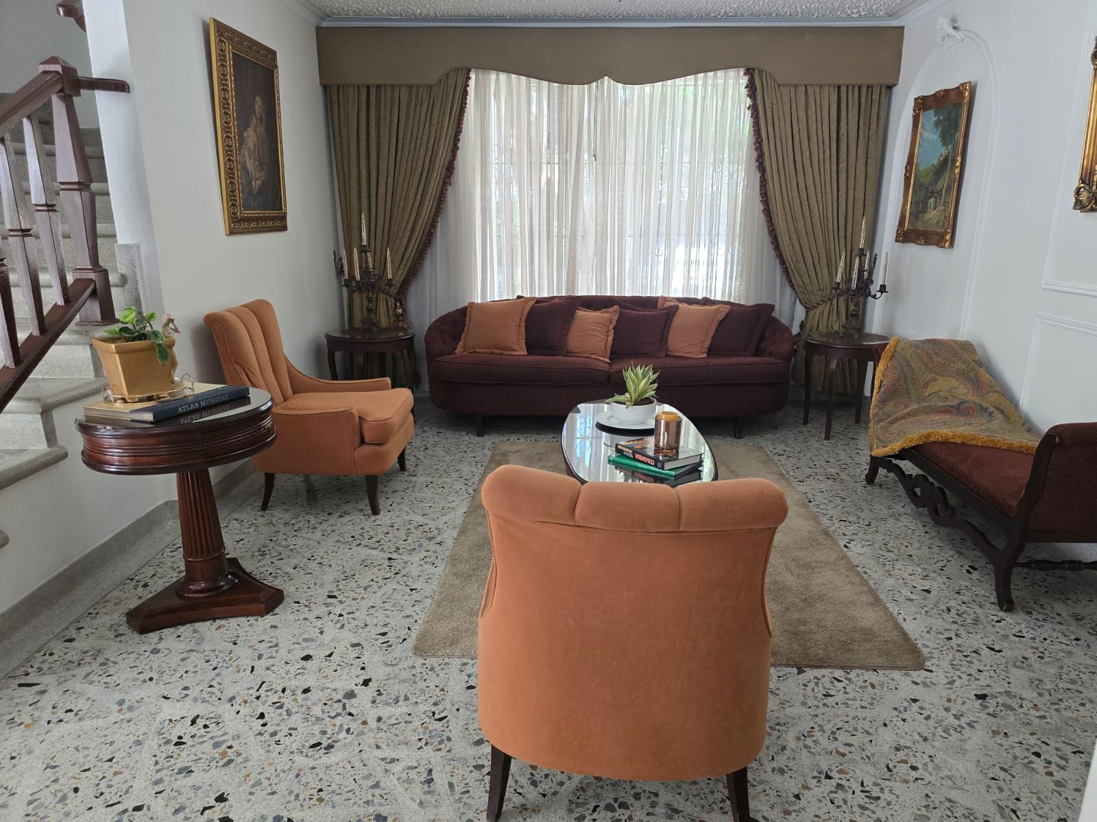 Casa en arriendo Antioquia Medellín Los Colores 289 m2 Habitaciones 5 Baños 4 Garajes 2 Precio $10000000