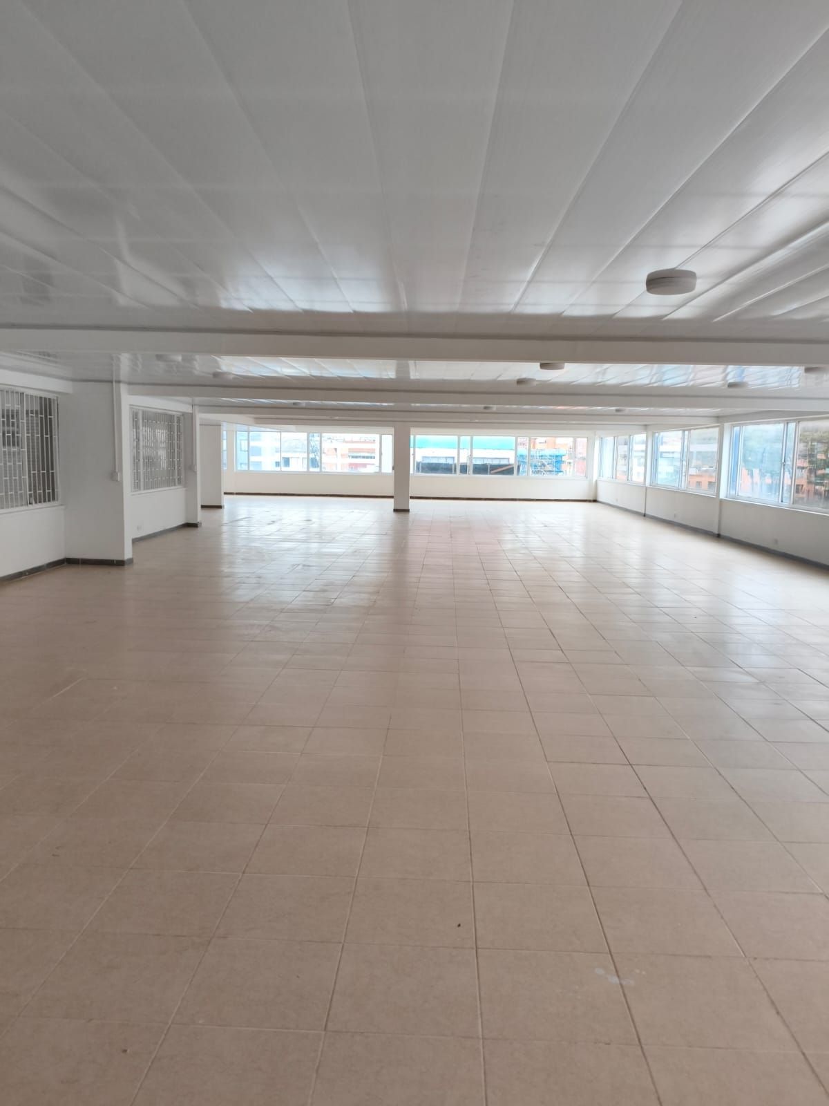 Local en arriendo Cundinamarca Bogotá La Esperanza 400 m2 Habitaciones 0 Baños 2 Garajes 0 Precio $8000000