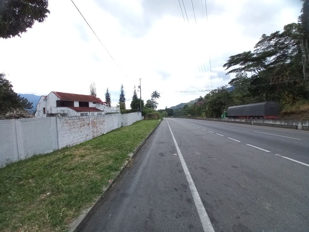 Casa Campestre en arriendo Tolima Ibagué Ibagué 323 m2 Habitaciones 5 Baños 5 Garajes 8 Precio $3500000