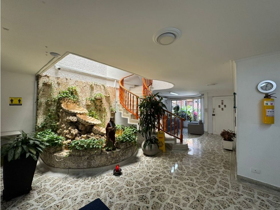 Casa en venta Antioquia Medellín El Nogal- Los Almendros 350 m2 Habitaciones 5 Baños 4 Garajes 2 Precio $1900000000