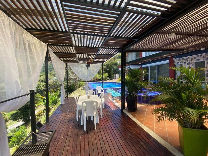 Casa en venta Antioquia Bello El Mirador 2060 m2 Habitaciones 4 Baños 4 Garajes 10 Precio $2300000000