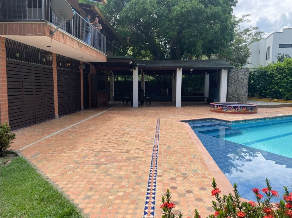 Finca en venta Antioquia Santafé De Antioquia Santafé De Antioquia 200 m2 Habitaciones 4 Baños 4 Garajes 2 Precio $1250000000